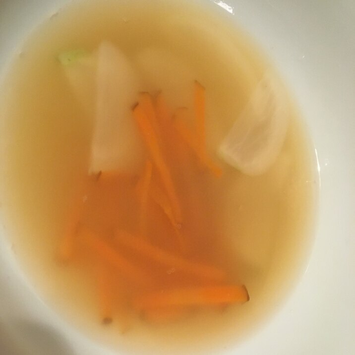 カブとにんじんの味噌汁